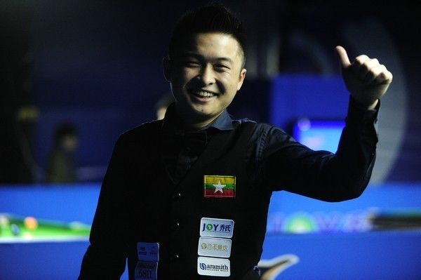 接受专访 接受专访