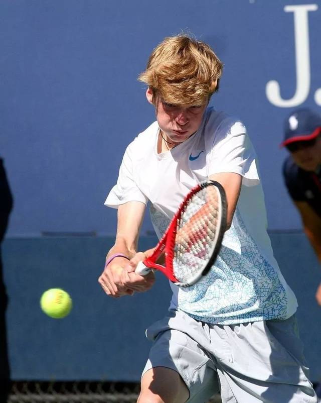 曲球的三线 曲球的三线