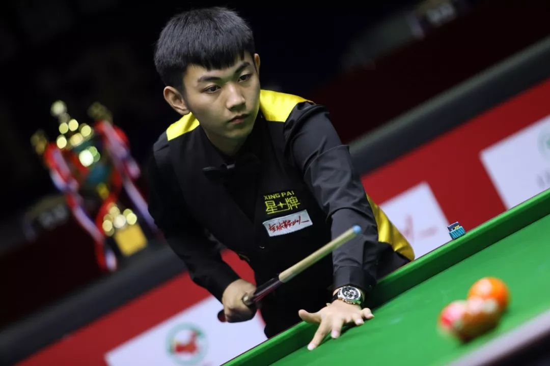 马金：恩里克要求非常高，我31岁了也依然有需要